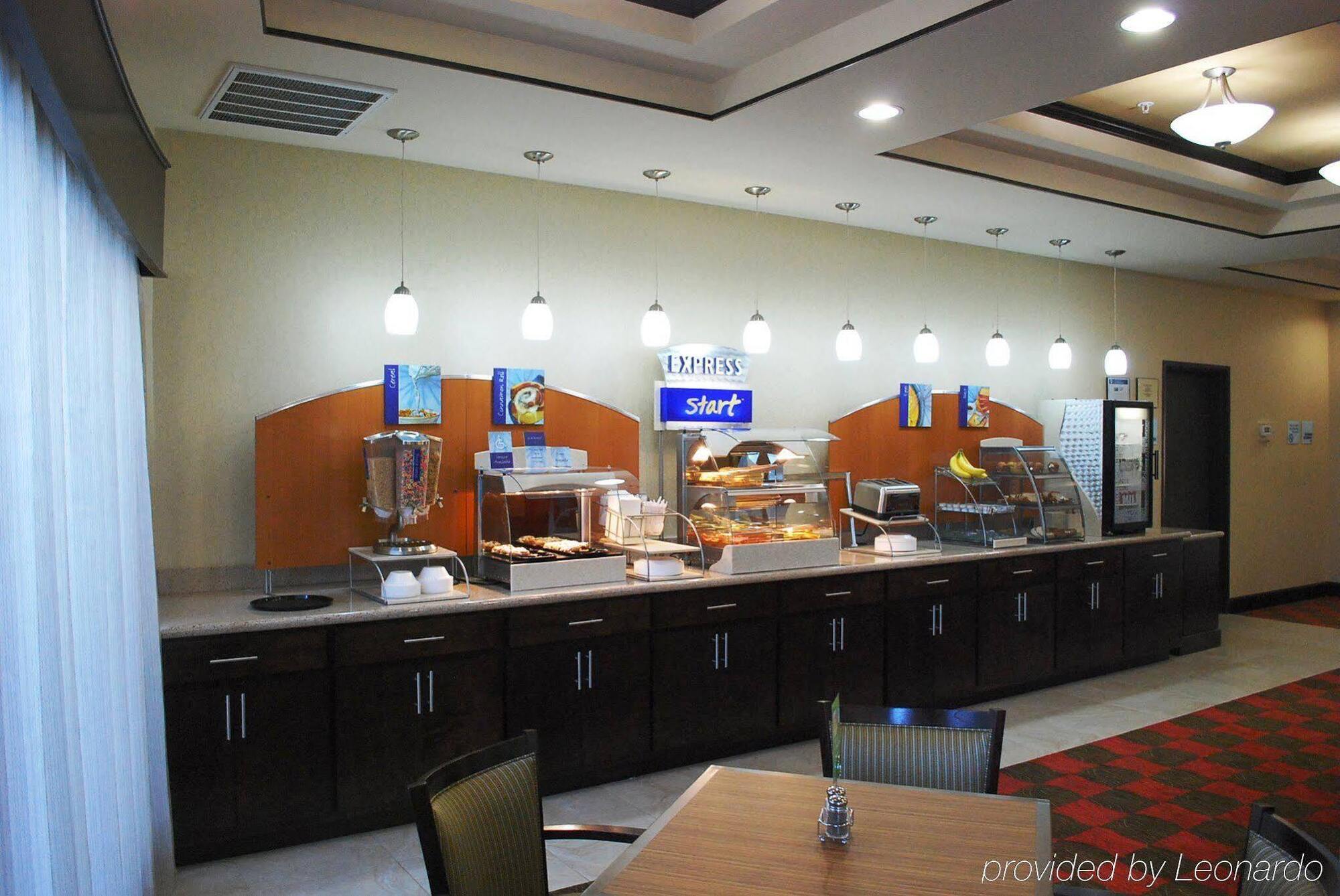 Holiday Inn Express & Suites Houston South - Near Pearland By Ihg エクステリア 写真